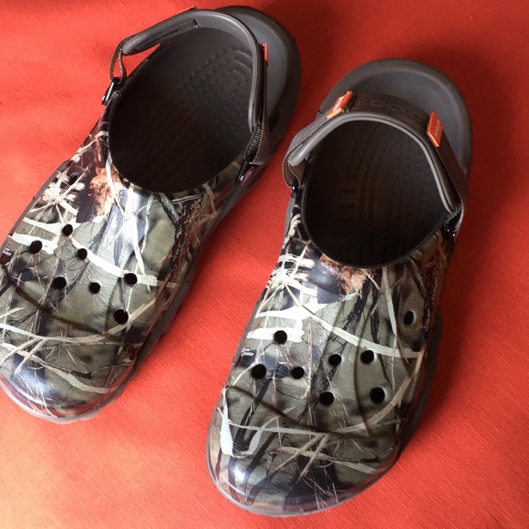 camo crocs mens size 11